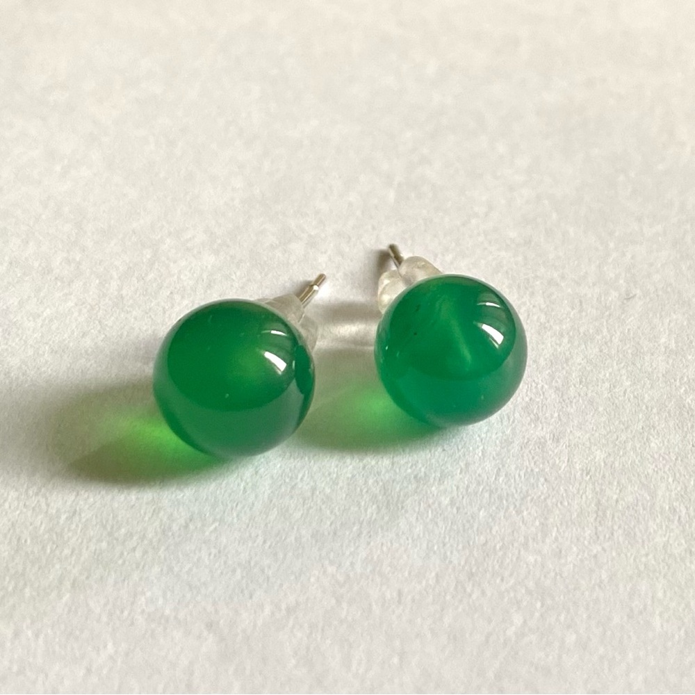 Imperial Green Natural Agate Ball Stud Earrings in Sterling Silver